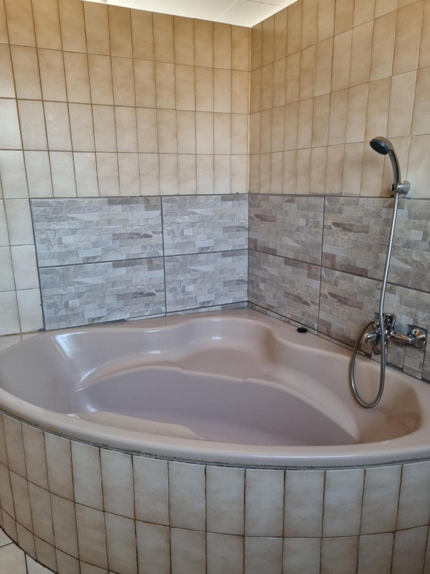 Ethen Guesthouse Полокване Екстер'єр фото