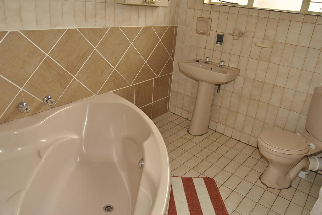 Ethen Guesthouse Полокване Номер фото