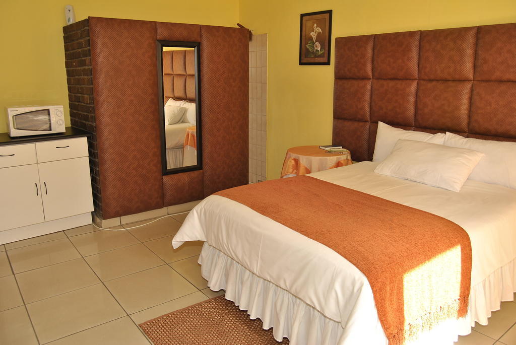 Ethen Guesthouse Полокване Номер фото